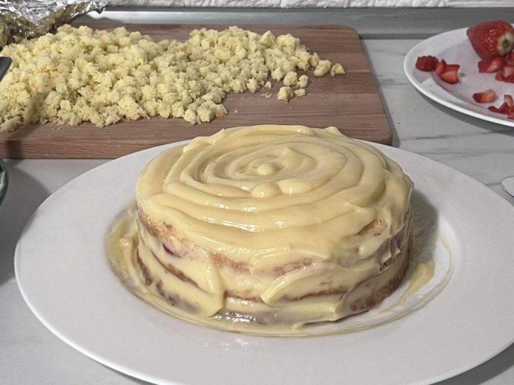 mimosa taart aardbeien limoncello vrouw