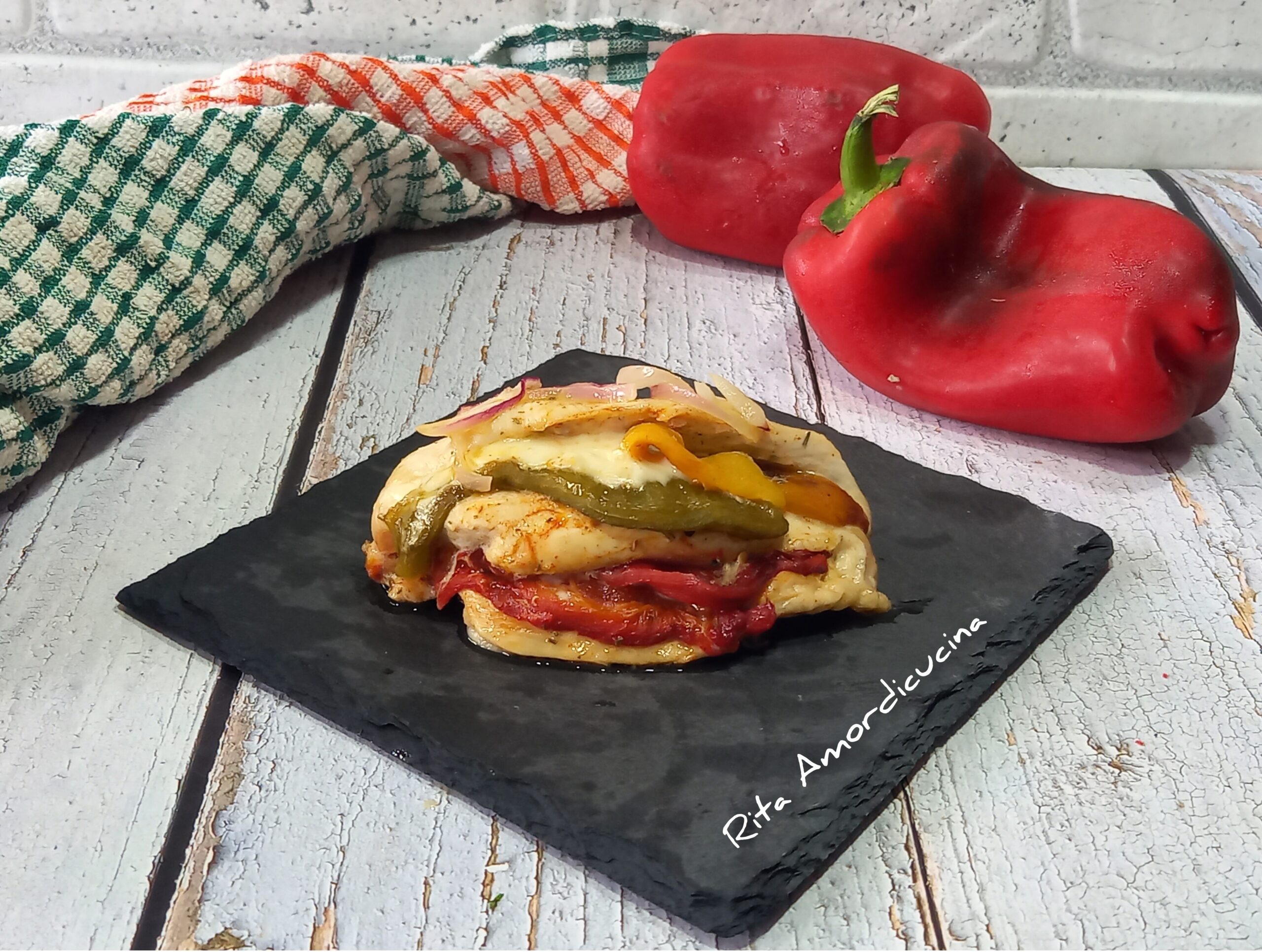 Gevulde kipfilet met paprika’s