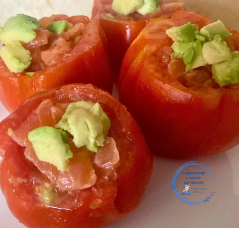 Lichte poke met tomaat zonder koken