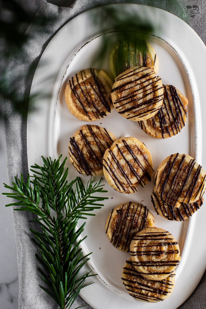 Opgerolde koekjes gevuld met hazelnoten