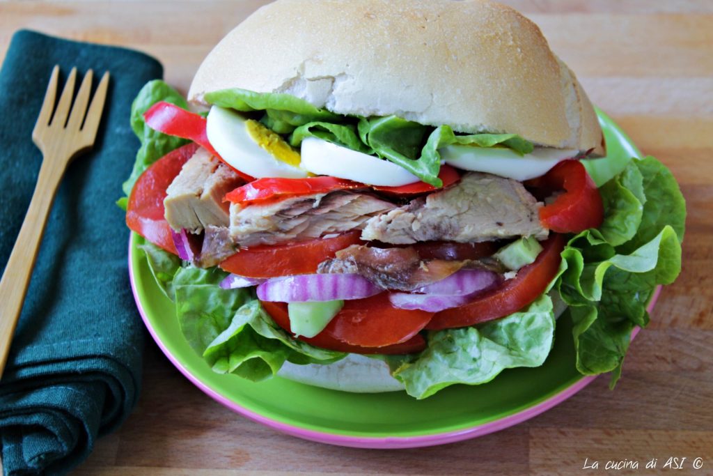 Pan bagnat à la Niçoise