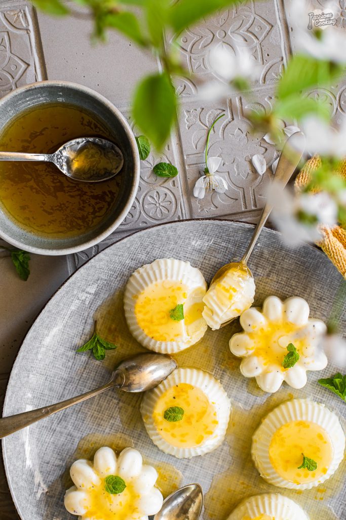 Panna cotta cheesecake met citroensaus