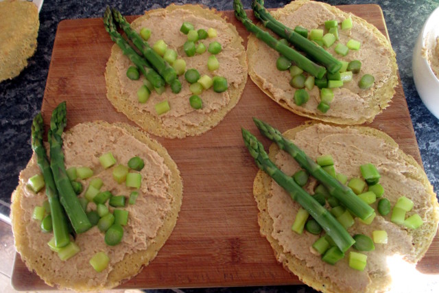 Pannenkoeken met asperges en hummus, Mangia senza Pancia