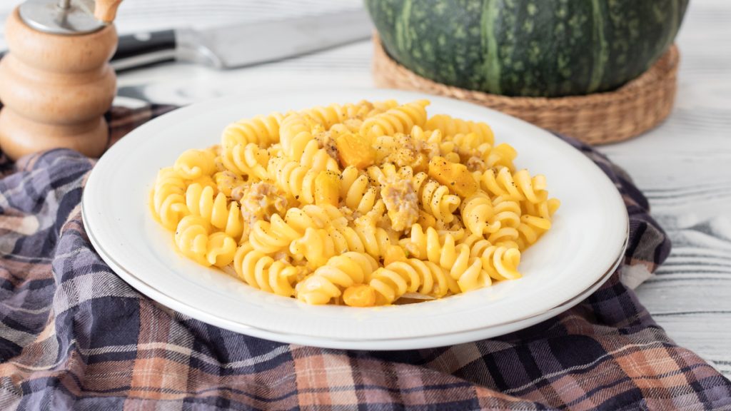 pasta met pompoen en verse spek