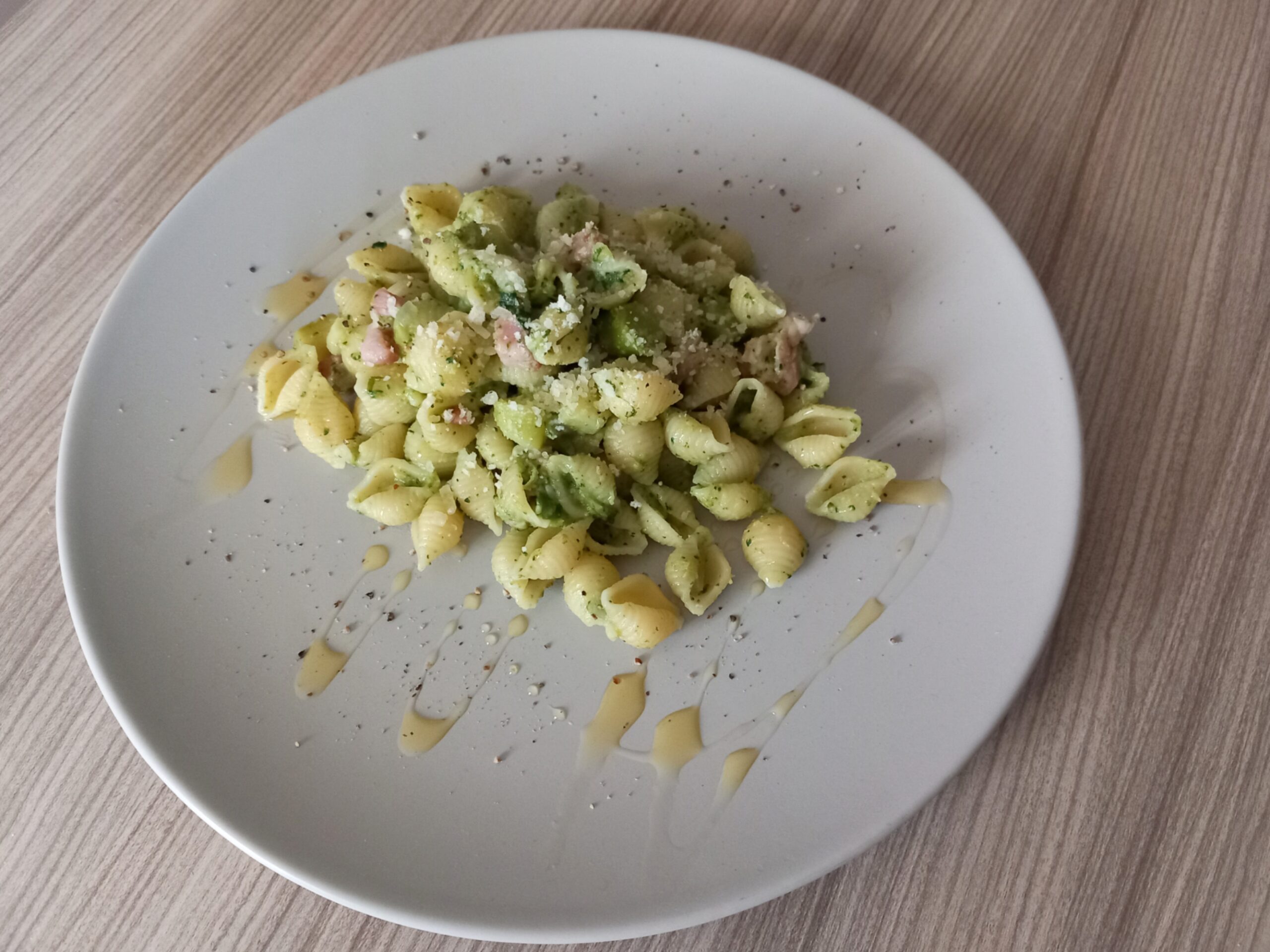 Pasta broccoli en spek