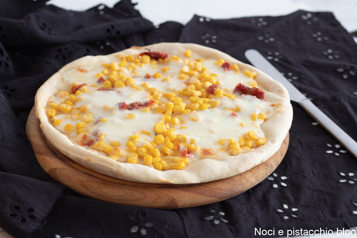 Pizza in de pan zonder rijzen