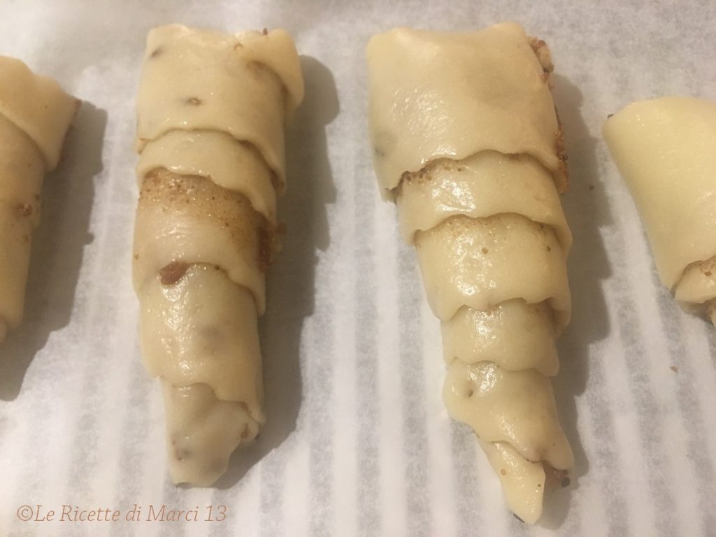 Praliné bladerdeeg croissants