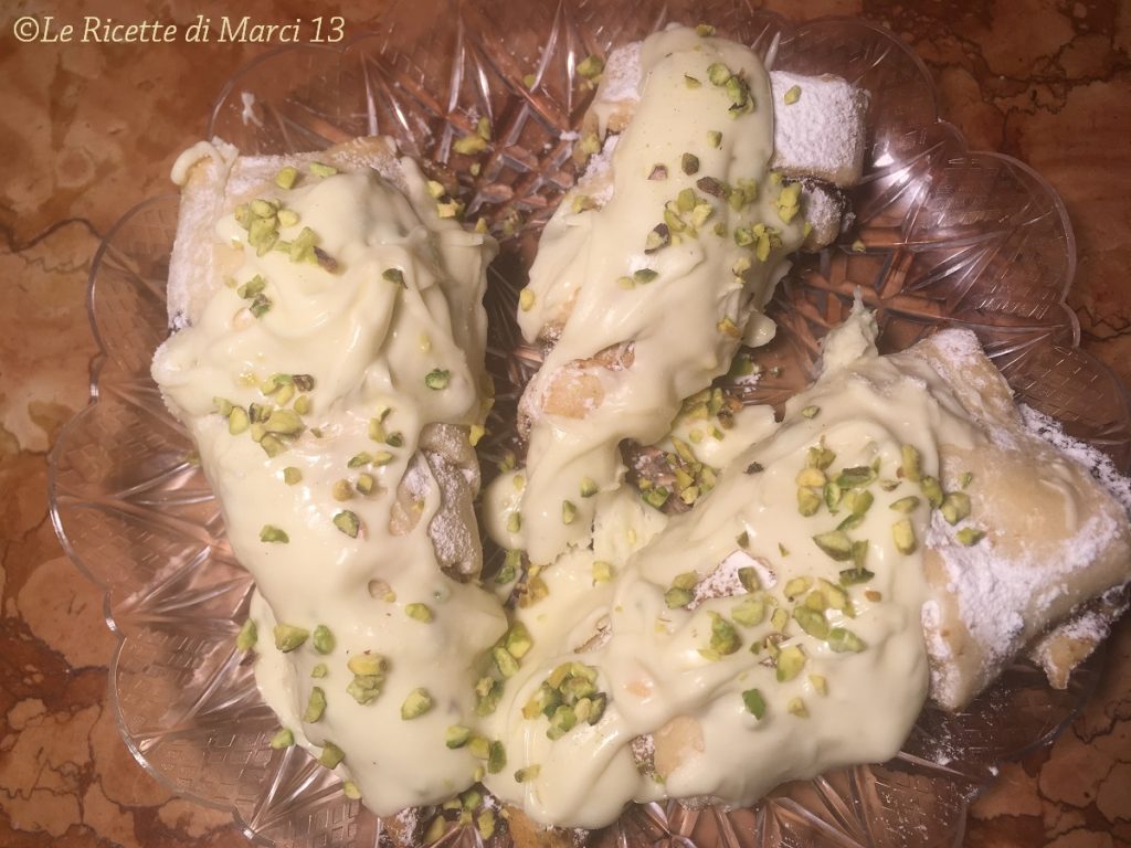 Praliné bladerdeeg croissants