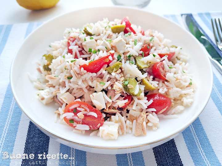 Rijstsalade met tonijn