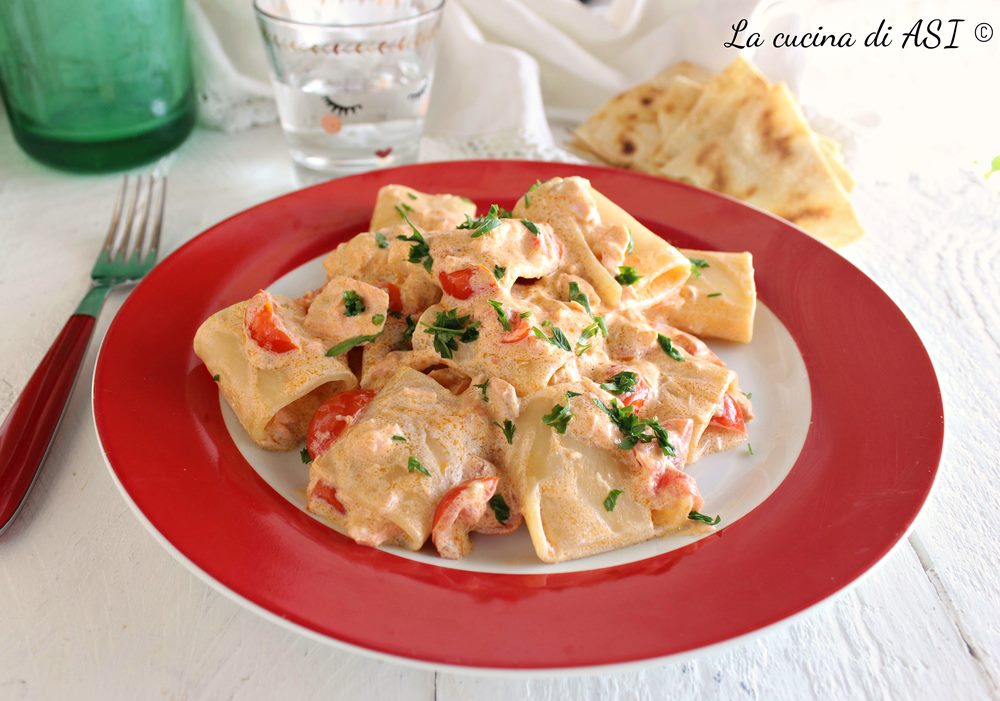 Romige paccheri met zalm