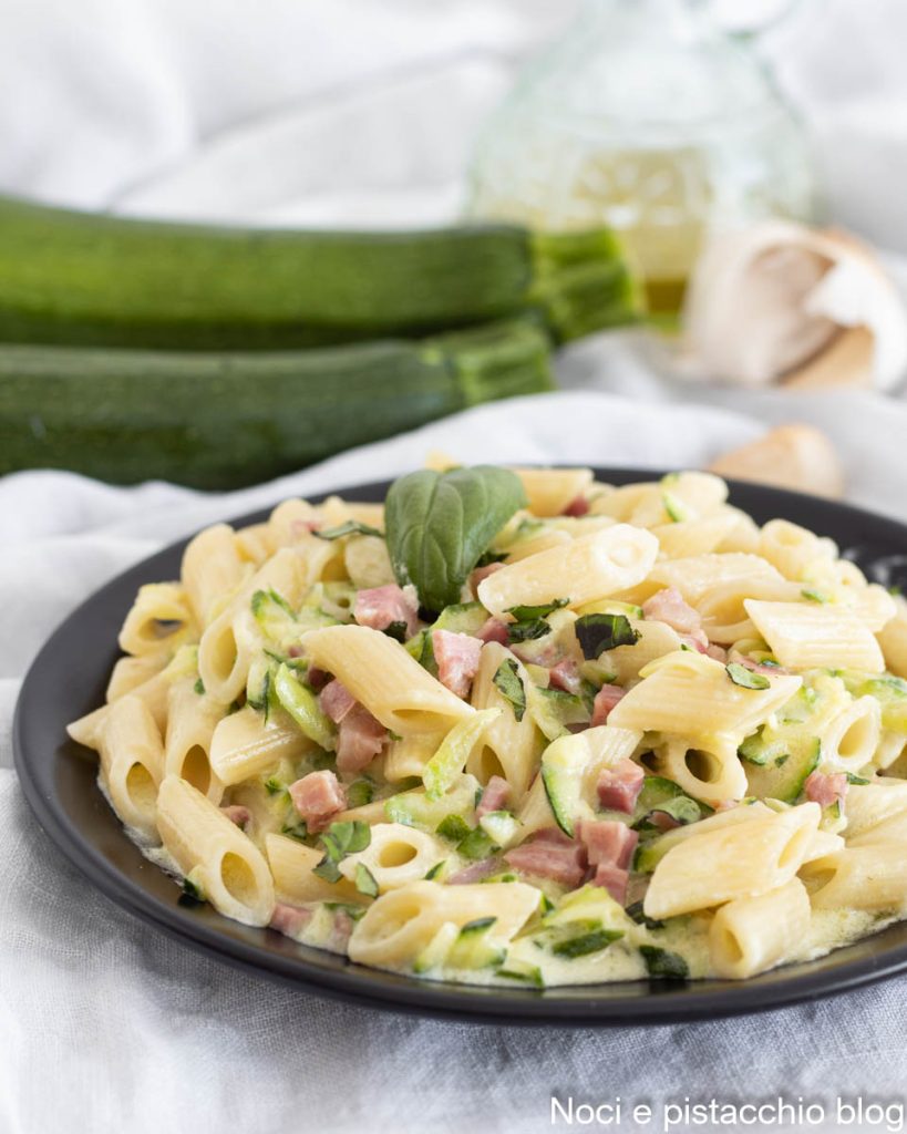 romige pasta met courgette en ham recept