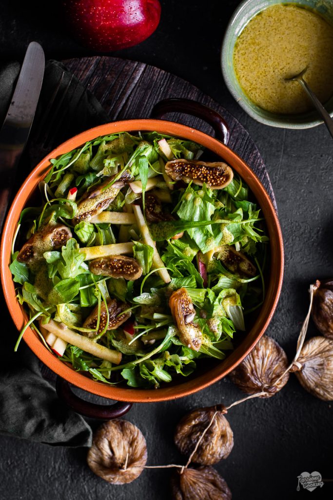 Salade met gedroogde vijgen en appels