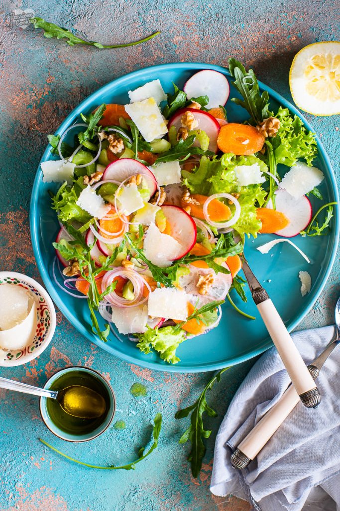 Salade met radijsjes en wortels