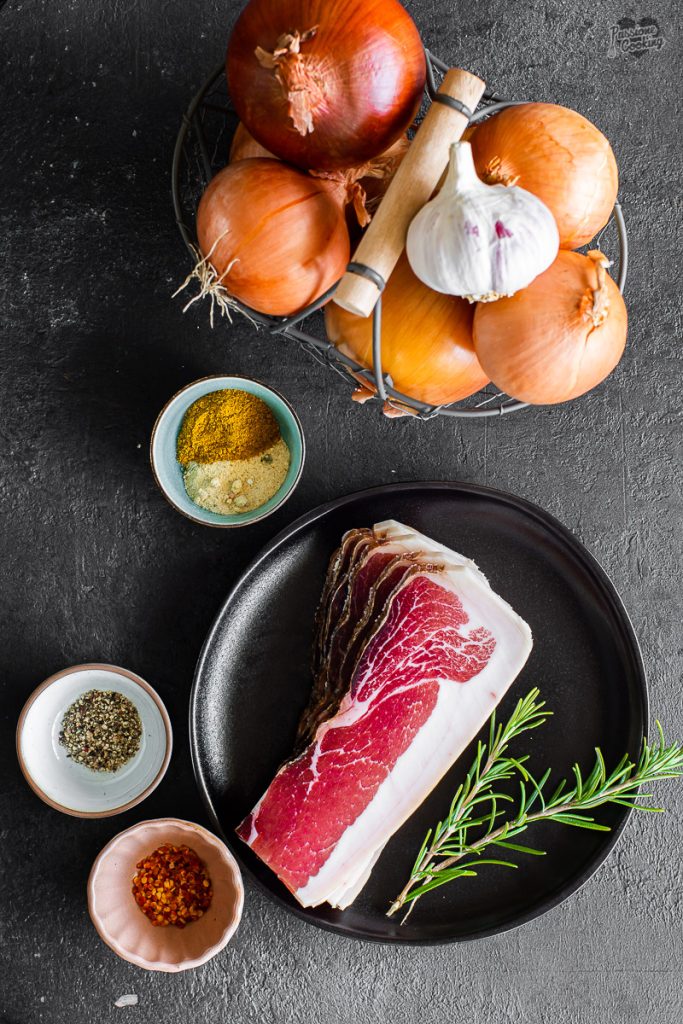 Samosa met uien en Speck Alto Adige IGP