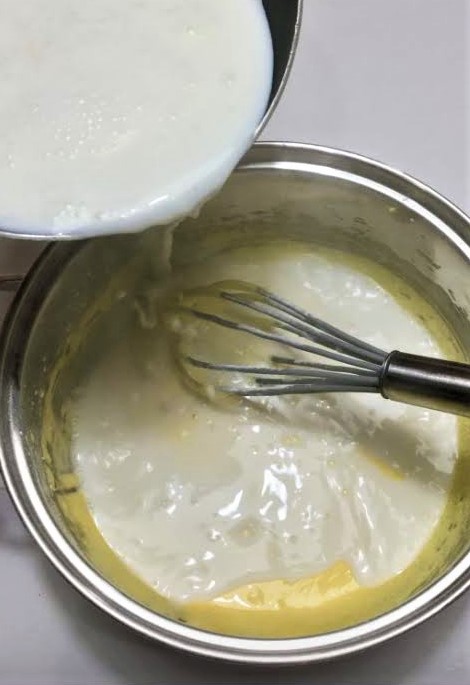 Zeppole van S. Giuseppe gefrituurd en in de oven