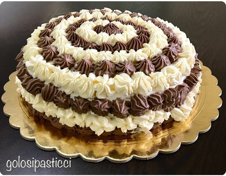 Dubbele chocolade chantilly taart van Golosi Pasticci