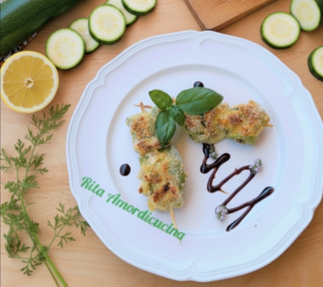 Vis en courgette spiesjes met paneermeel