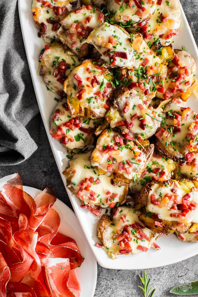 Smashed potatoes met speck en kaas