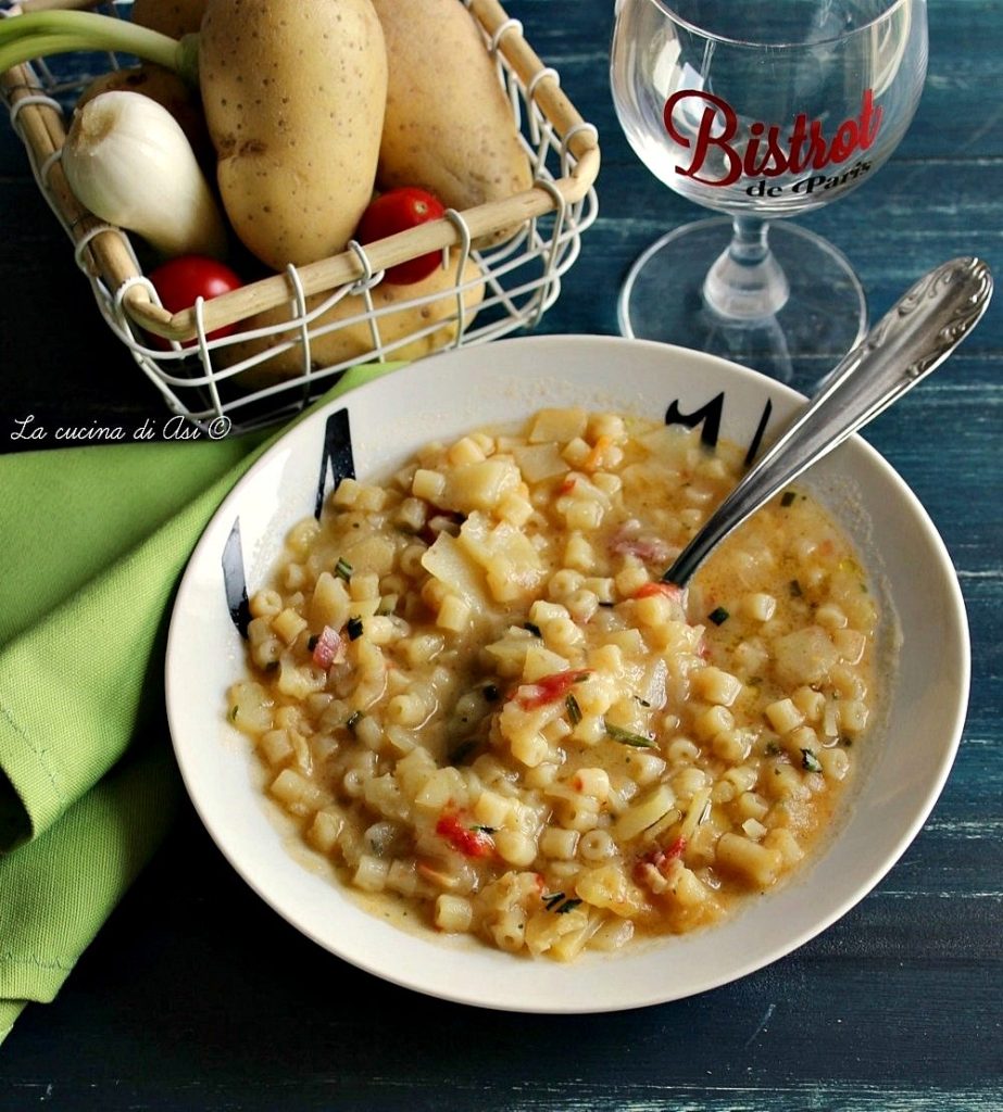 Soep met pasta en aardappelen