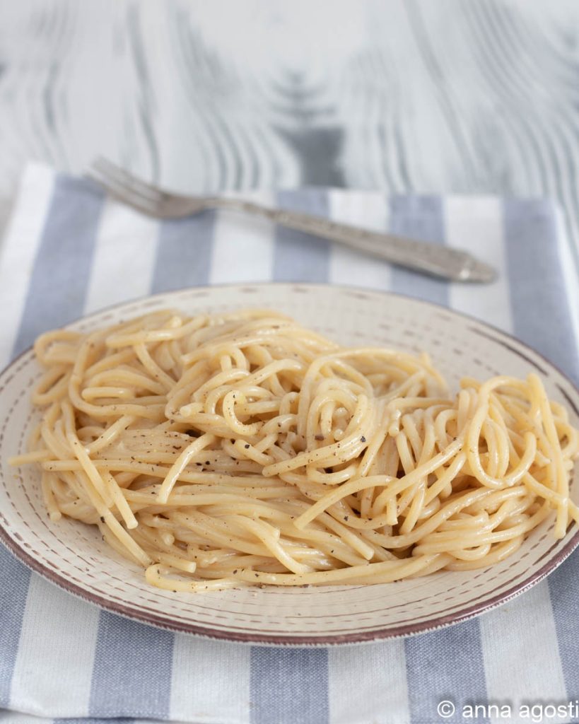 spaghetti cacio e pepe