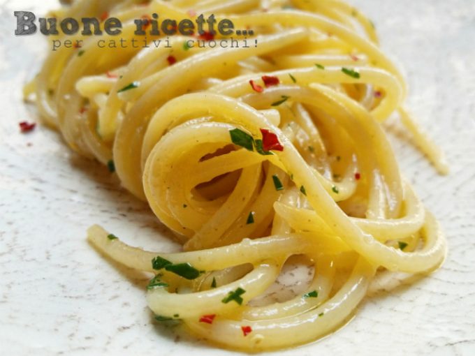Pasta knoflook olie en peperoncino met peterselie