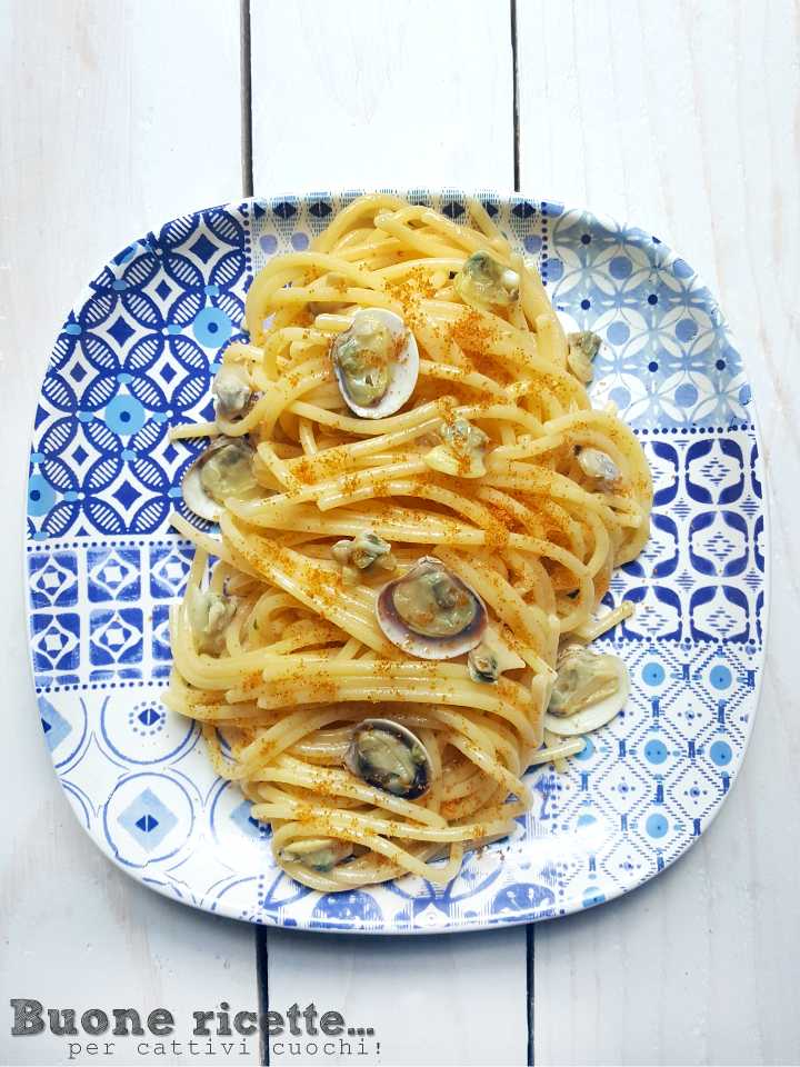 spaghetti vongole en bottarga poeder