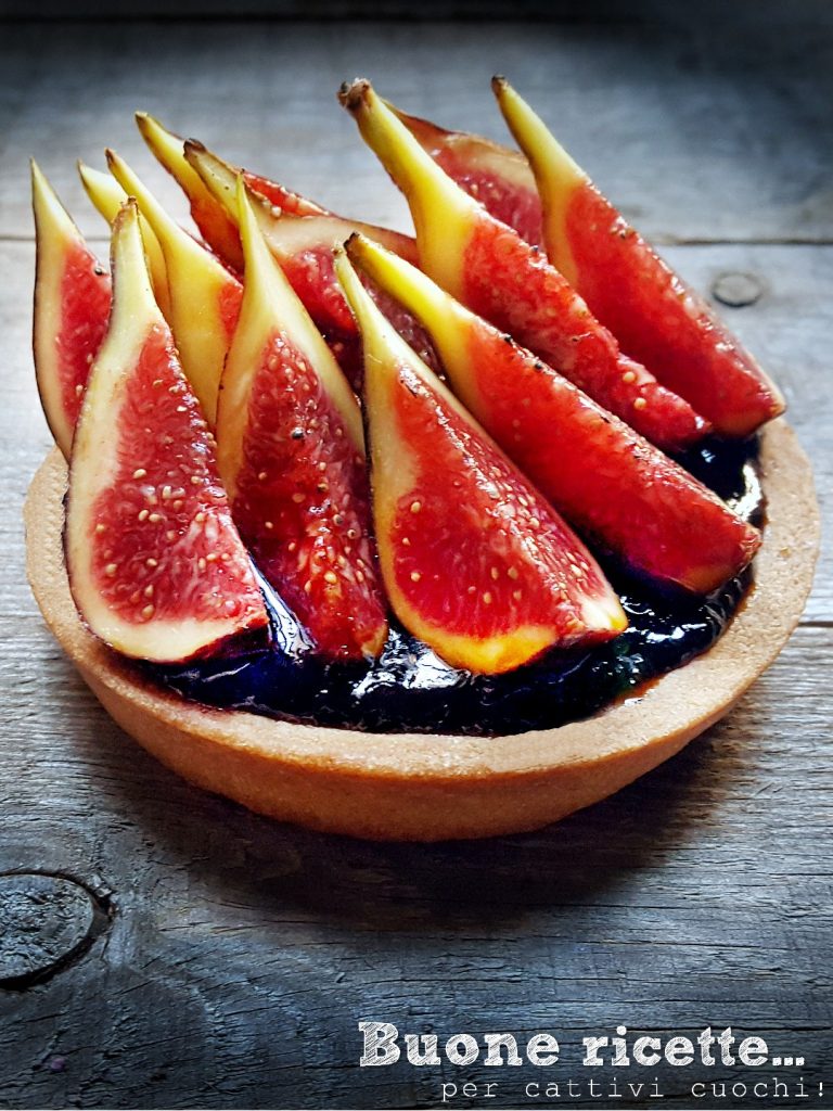 taart met compote en hele vijgen