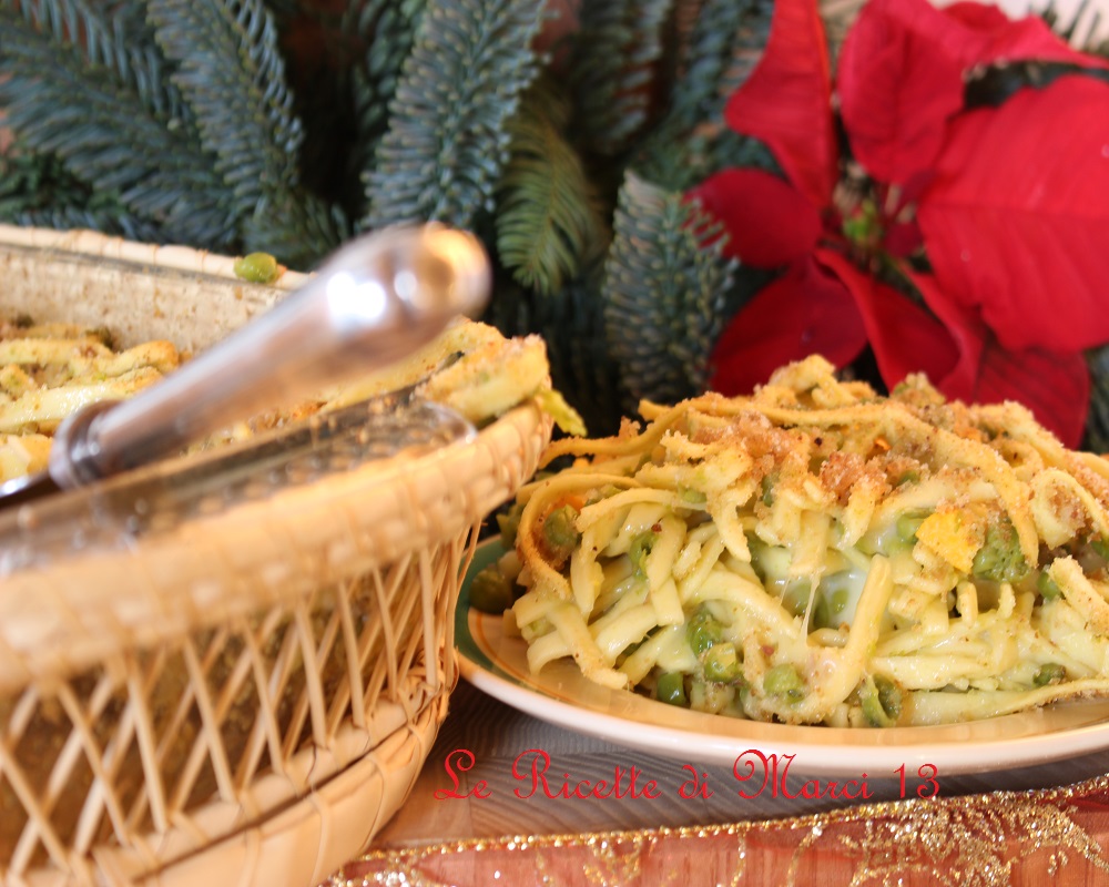 taart van tagliolini met fontina en erwten zonder bechamel