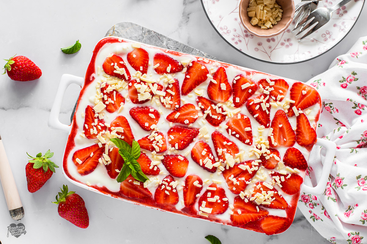 Tiramisu met aardbeien en witte chocolade