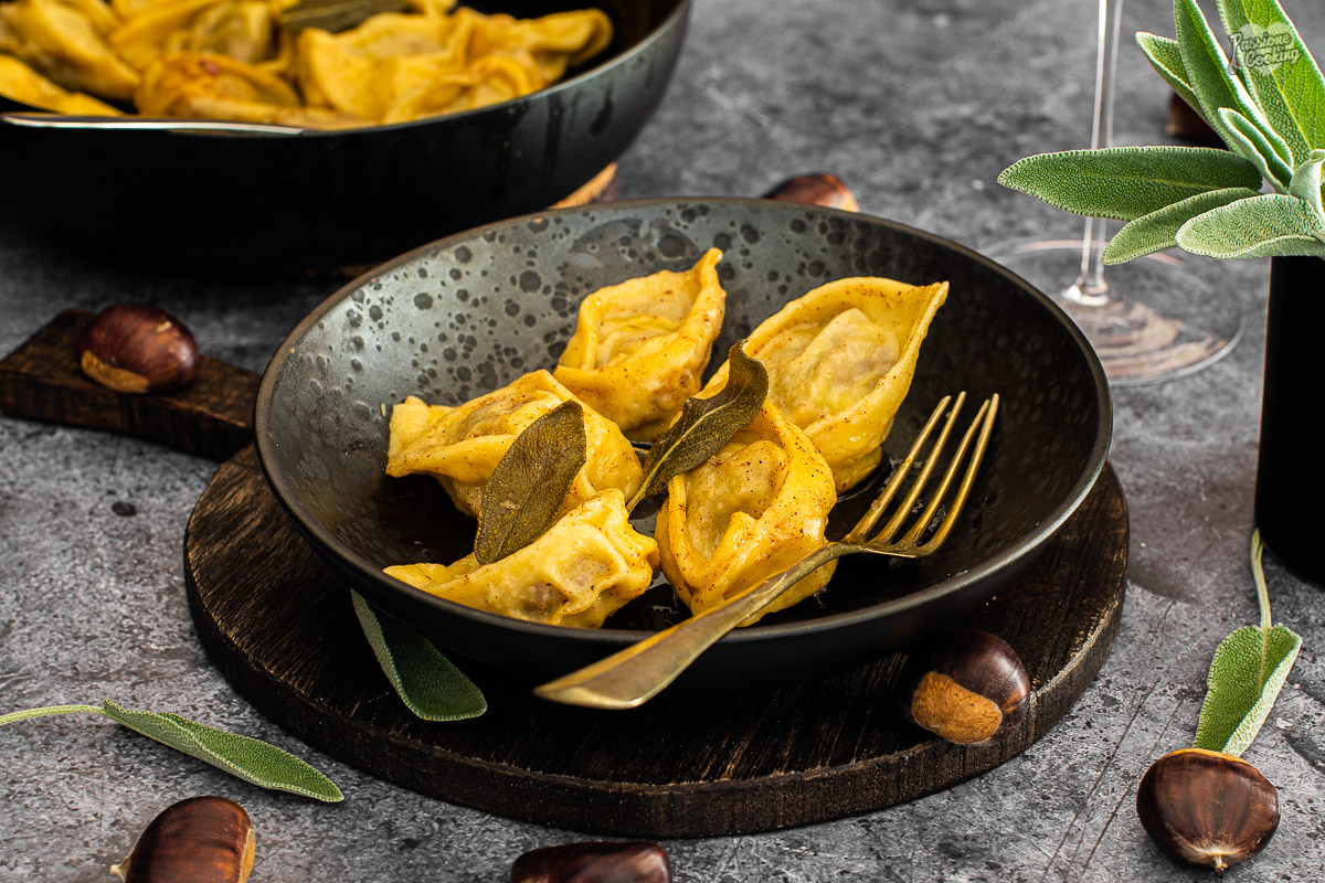 Tortelloni met kastanjes en worst