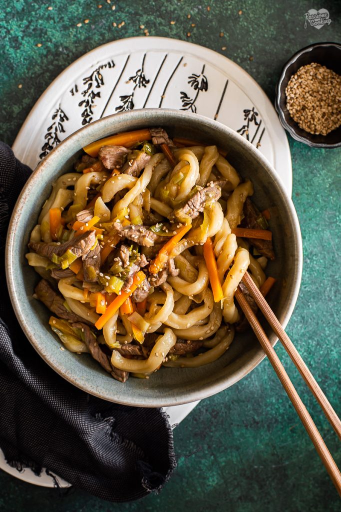 Udon met rundvlees en prei