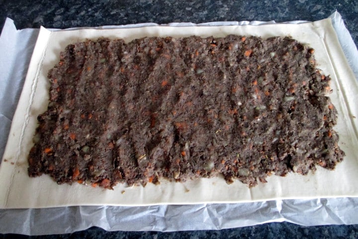 Vegan gehaktbrood in bladerdeegkorst bereiding, Eet zonder Buik