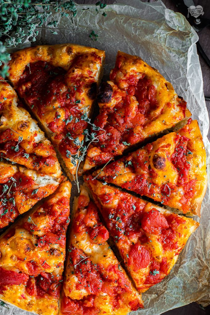 Zeer luchtige focaccia met tomaat