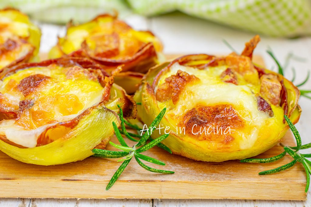 Aardappelmandjes met vleeswaren en kazen