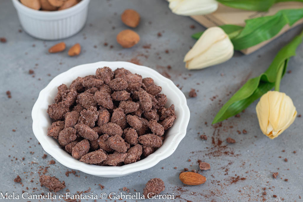Amandelen bedekt met cacao Recept uit Abruzzo