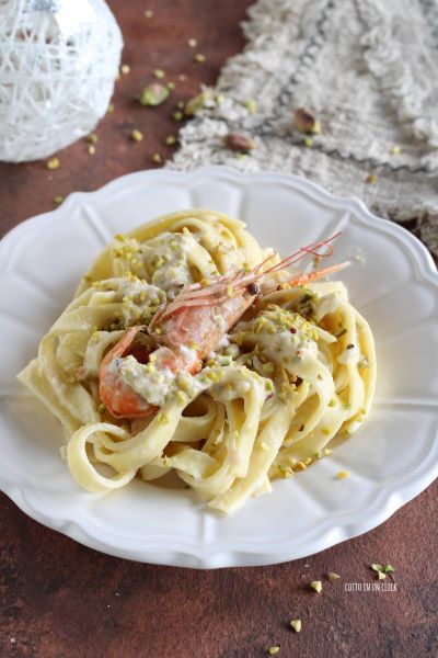 bak de pasta in de pan en serveer