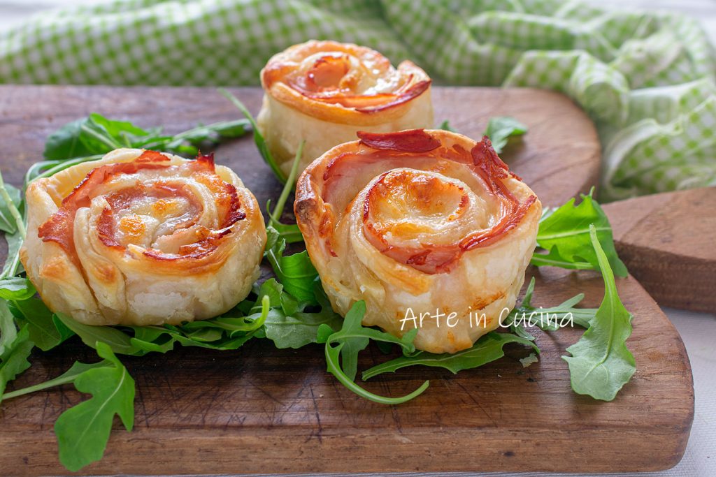 Bladerdeeg rozen met ham en stracchino