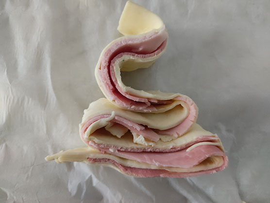 Bladerdeegboompjes met ham als voorgerecht