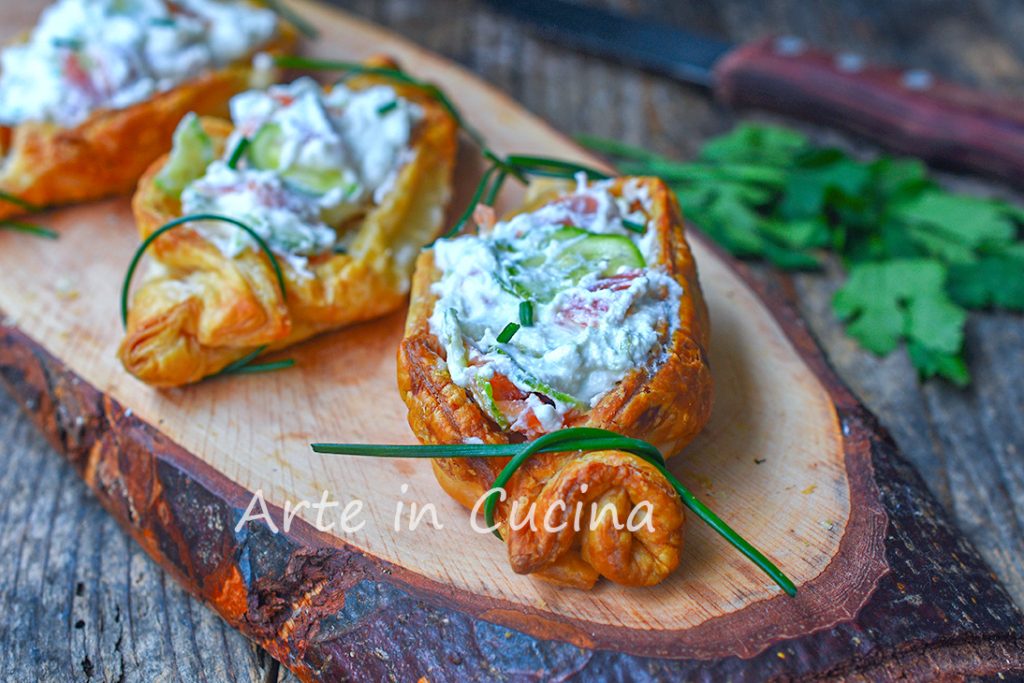 Bladerdeegbootjes met zalm en ricotta, snel kerstvoorgerecht kerstavond