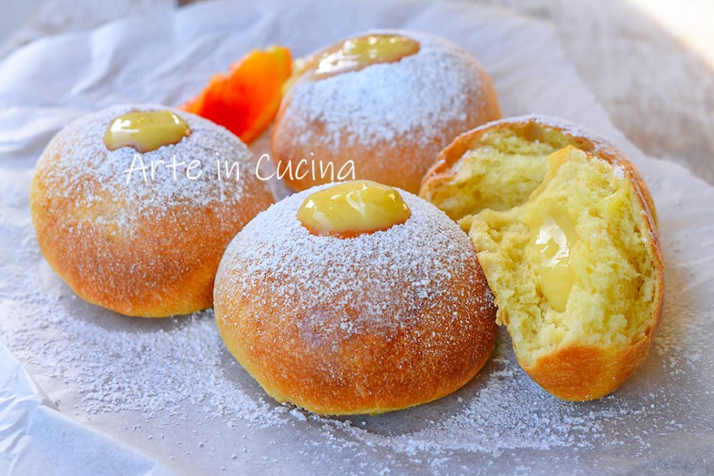 Bomboloni met sinaasappelroom