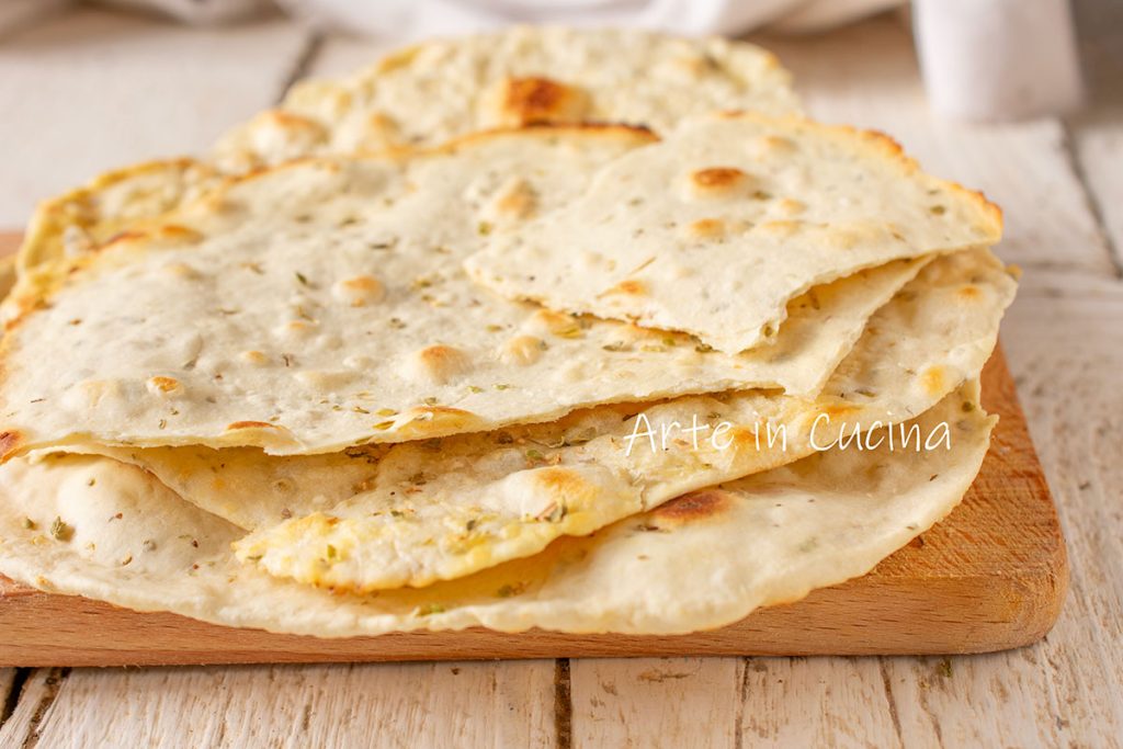 Broodblaadjes met rozemarijn in de pan