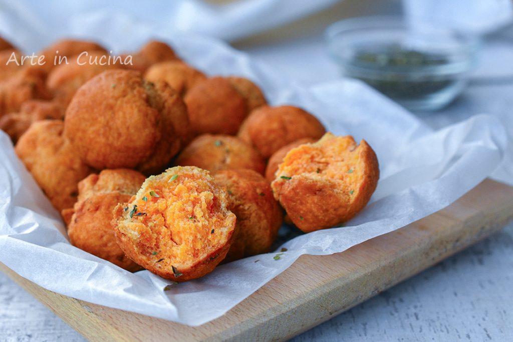 Hartige Castagnole met pizzasmaak en oregano