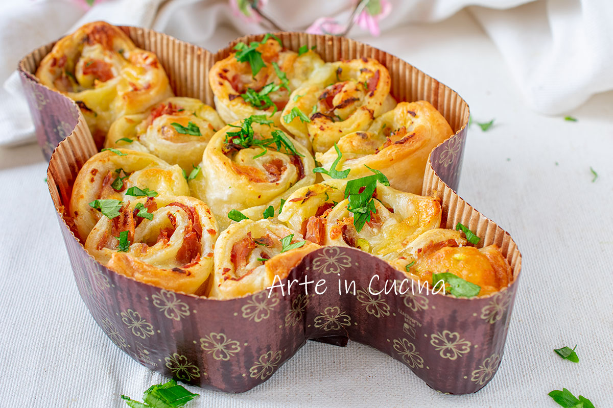 COLOMBA van BLADERDEEG MET HAM en courgette