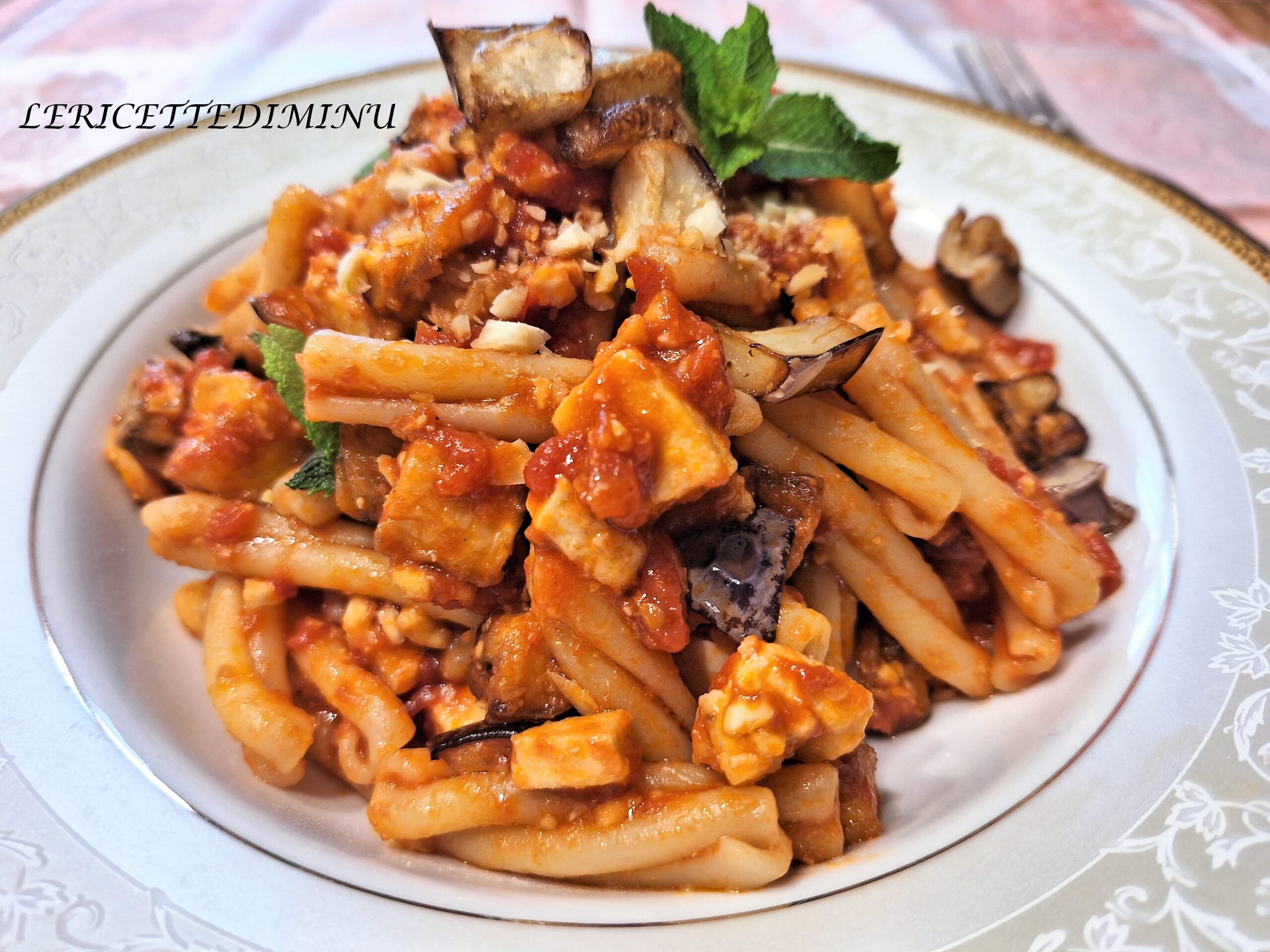 Casarecce lido zwaardvis aubergines en munt