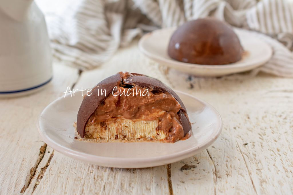Halfbevroren taarten met chocolade en amaretti