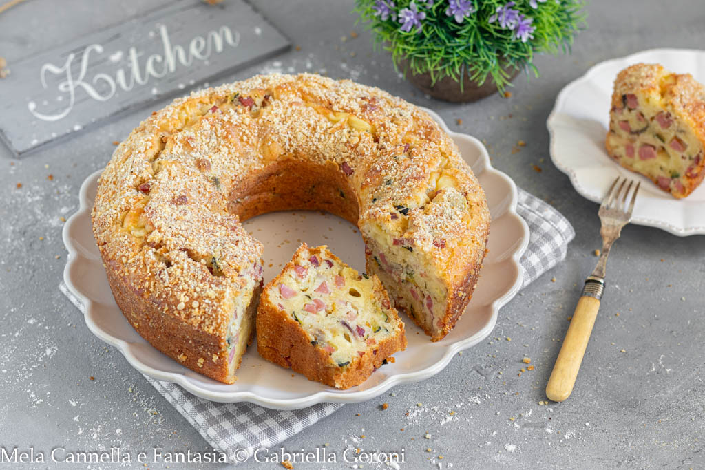 Hartige ringcake met courgette, ham en kaas
