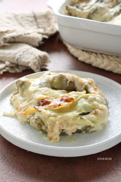 kook de lasagne in een statische oven op 250°C gedurende 30 minuten met afdekking en nog eens 15 minuten zonder aluminiumfolie