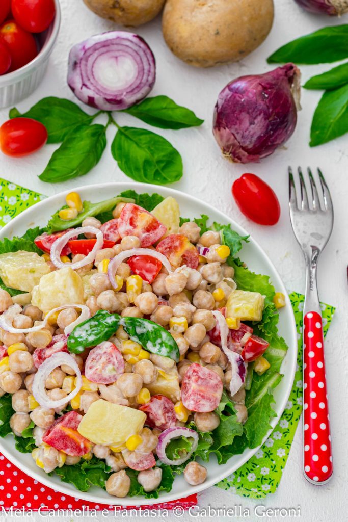 koude kikkererwtensalade met aardappelen