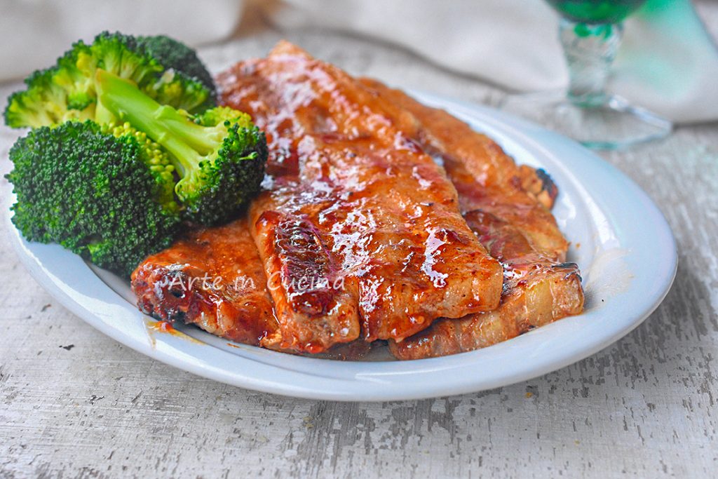 Met honing geglazuurde ribbetjes