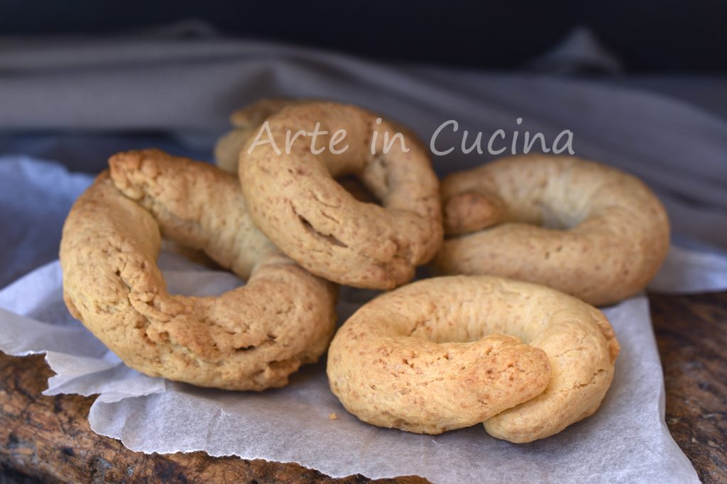 Napolitaanse paas-taralli